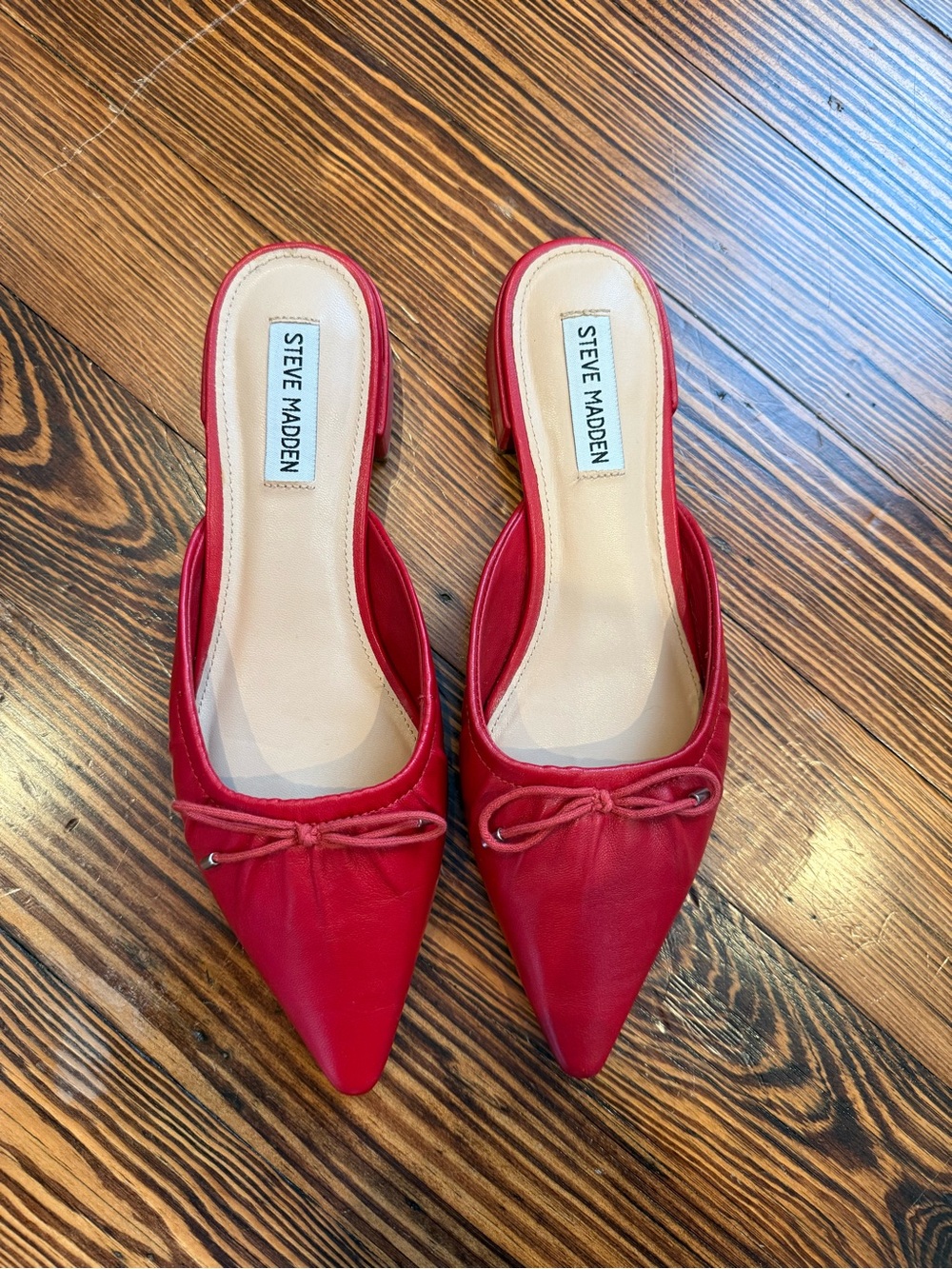 Steve Madden Red Pointed Bow-Accent Slide Mules - Picture 2 of 5